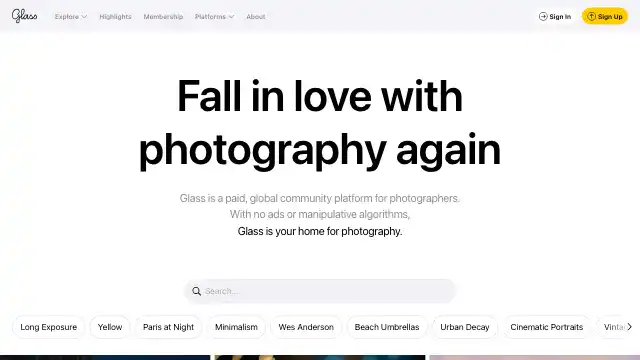 Screenshot of https://glass.photo/